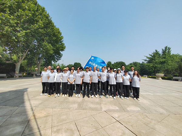 合影_副本.jpg