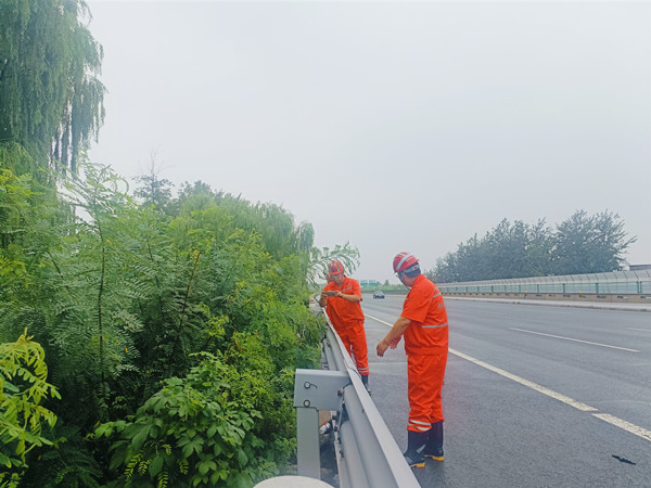 7.29第一工区防汛隐患排查_副本.jpg